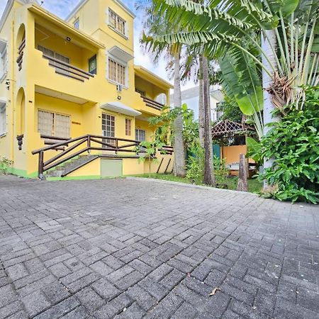 Tropical Apartment Ла Гулет Екстериор снимка